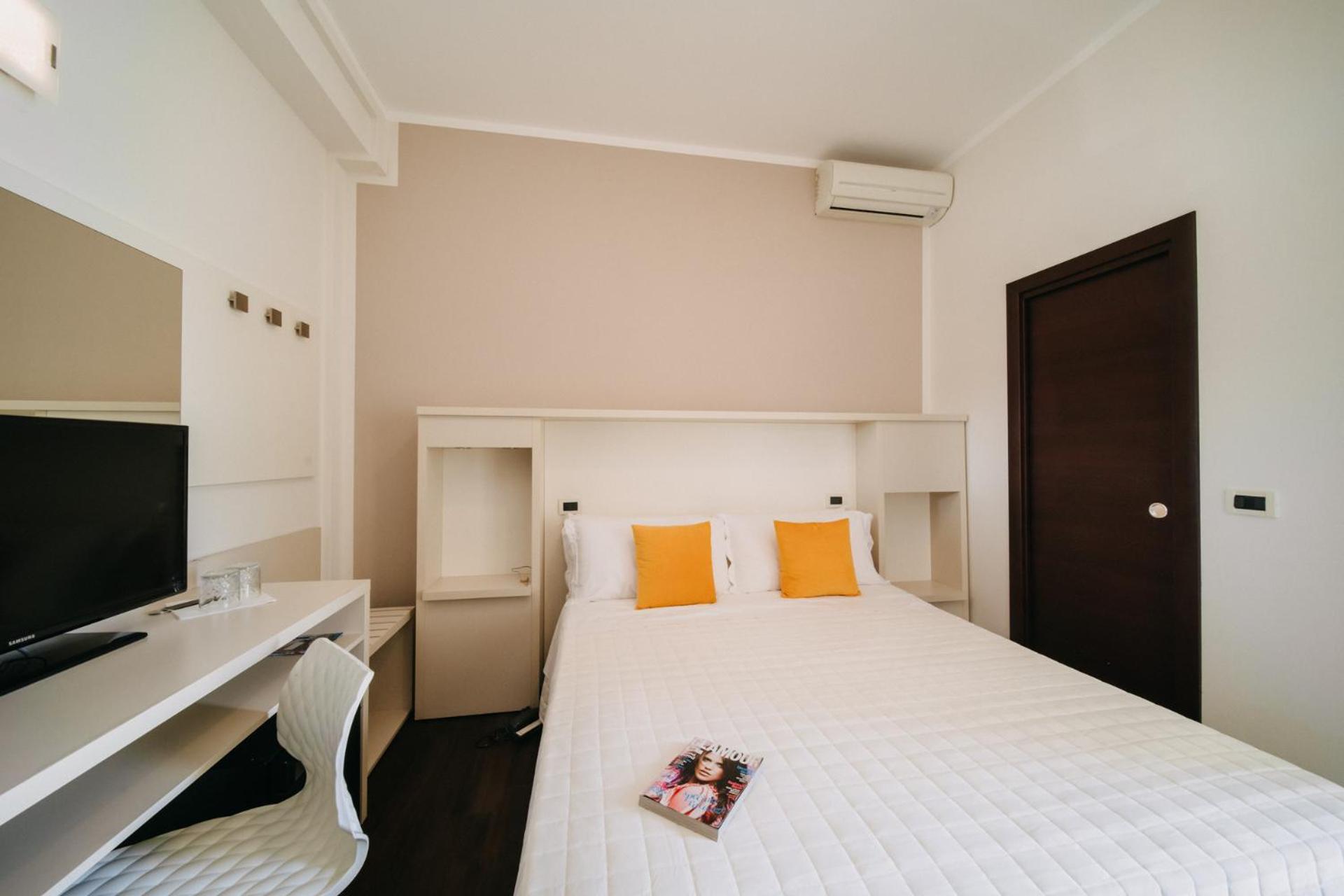 Hotel Lalla Beauty & Relax Cesena Bagian luar foto