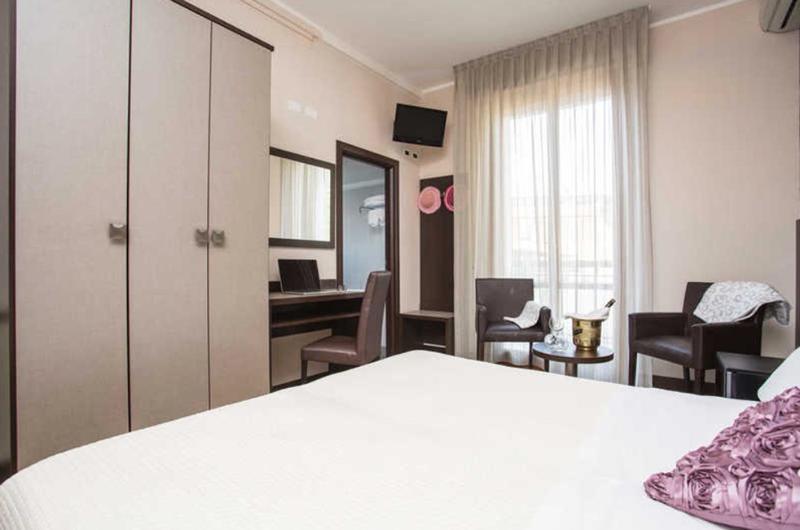 Hotel Lalla Beauty & Relax Cesena Bagian luar foto